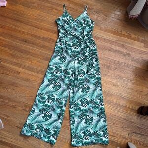 Jasmine & Juliana Tropical Green Leaf Print Jumpsuit Size Medium
